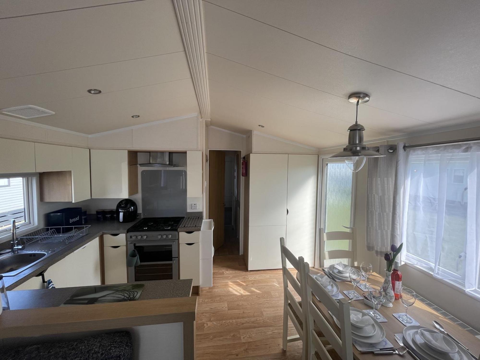 2 Bedroom Caravan, Edi Rita, Robin Hood, Pet Friendly Meliden エクステリア 写真
